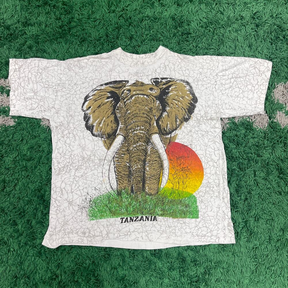 Vintage 90s Tanzania Elephant All Over Print Souvenir Tee T Shirt Size Large B10
